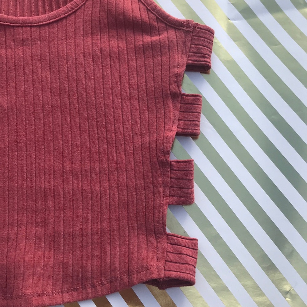 Pink tank top - Picture 3 of 4